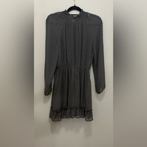 Elegant Gray Long-Sleeve Dress​